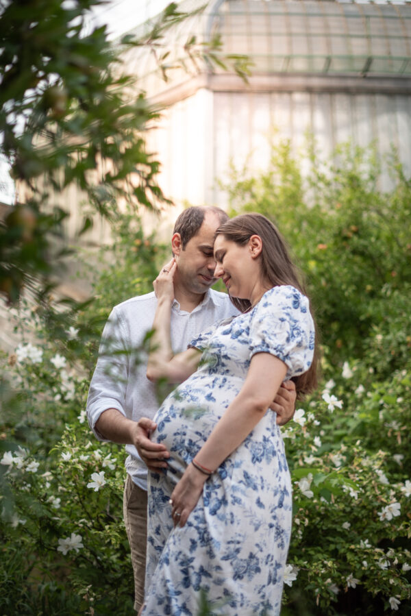 Dreamy romanticised baby expectancy couple photoshoot Bucuresti